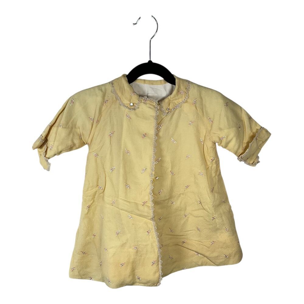 VINTAGE CANARY YELLOW BABY ROBE RARE FLORAL DETAIL NO BRAND EXCELLENT CONDITION - Picture 1 of 8